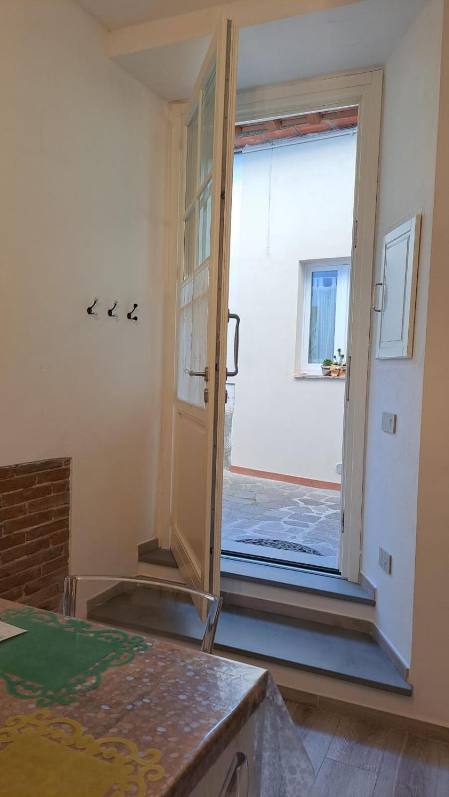 Casina Di Alice Apartment Винчи Екстериор снимка